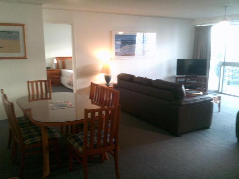 Wyuna Beachfront Holiday Apartments Gold Coast Exterior foto