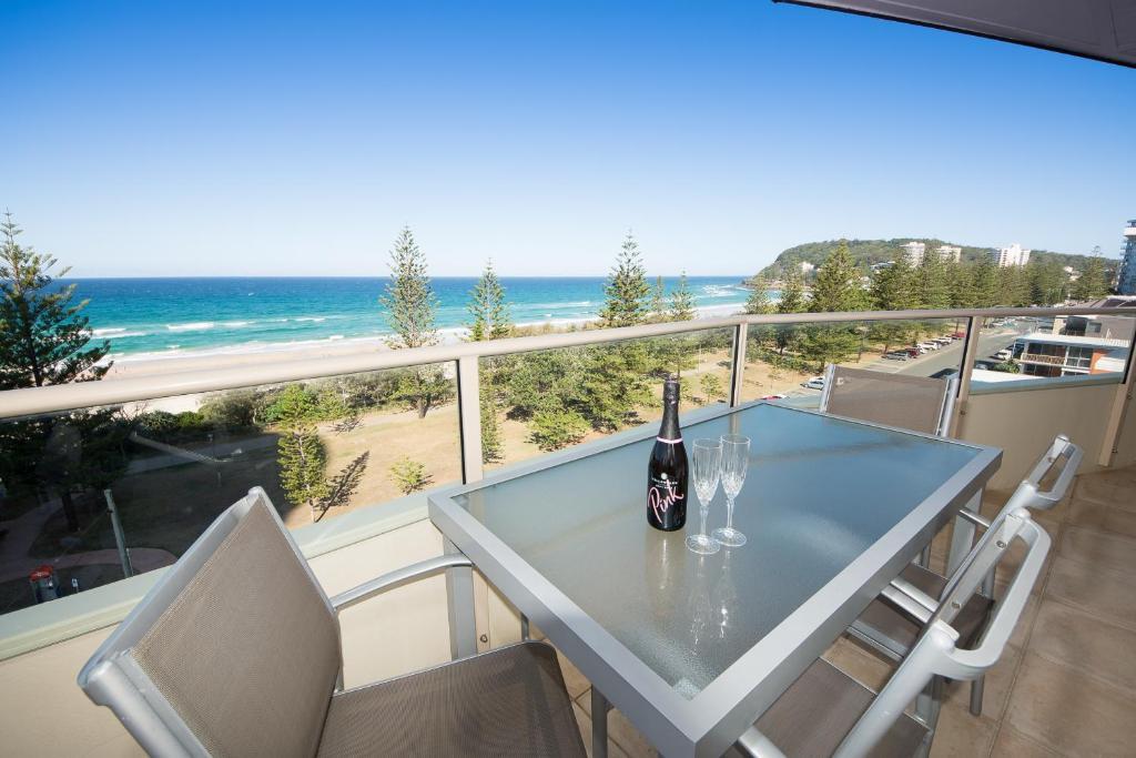 Wyuna Beachfront Holiday Apartments Gold Coast Quarto foto